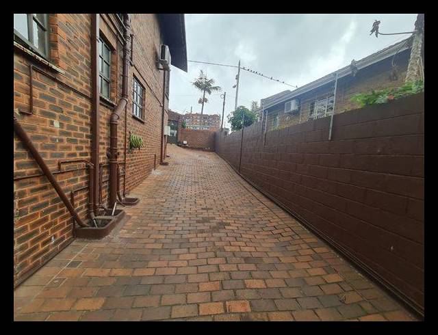 3 BEDROOM HOUSE FOR SALE IN OVERPORT